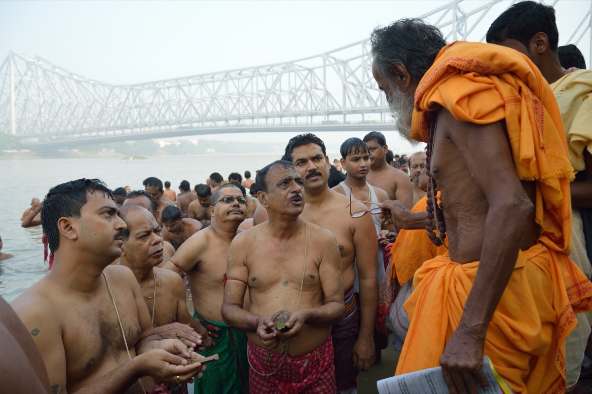 পিতৃপক্ষ ও শ্রাদ্ধ: পূর্বপুরুষ-পূজনের হিন্দু পরম্পরা